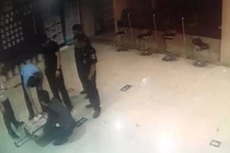 Người yêu cũ bồi thường chia tay 7 tỷ, cô gái hành động sốc