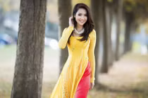 Hoa hậu Jennifer Chung xinh tươi với áo dài trên đất Mỹ