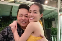 Quang Lê chụp ảnh cùng Ngân 98, "bàn tay hư" gây tranh cãi 