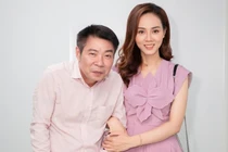 NSND Công Lý hài hước bên bạn gái xinh đẹp kém 15 tuổi