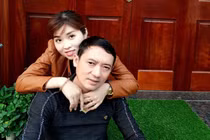 Mang thai quý tử, vợ Chiến Thắng được chồng tặng quà "khủng"