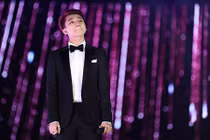 Sơn Tùng MTP rơi nước mắt trong “Chuyến bay đầu tiên“