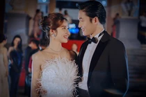 Huyền Lizzie - Đình Tú tình tứ sánh đôi tại Lễ trao giải Cánh diều