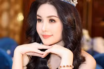 Lê Âu Ngân Anh tái xuất sau đề nghị thu hồi vương miện