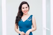 Nữ hoàng Kim Chi đẹp dịu dàng với đầm xanh quyến rũ