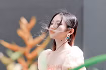 Khán giả nuôi nghệ sĩ - tranh cãi không cùng hệ giá trị