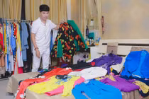 Không ngờ ngập đồ nữ trong phòng ngủ của Long Nhật