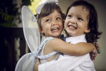 Trọn bộ ảnh cặp song sinh thiên thần nhà Hồng Nhung