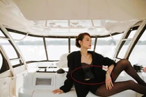 Minh Hằng khoe eo thon cực phẩm đánh bay tin đồn bầu bí