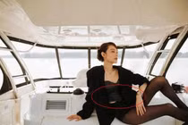 Minh Hằng khoe eo thon cực phẩm đánh bay tin đồn bầu bí