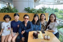 Trần Bảo Sơn hội ngộ mẹ vợ cũ ngày sinh nhật con gái