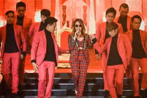 Hàng trăm khán giả phải ra về trong đêm nhạc Mỹ Tâm biểu diễn