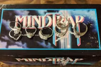 Mua đồ chơi cũ, cặp đôi sốc khi nhặt được 6 nhẫn kim cương