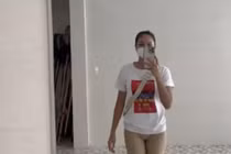 H'Hen Niê gây lú vì tưởng quên mặc quần khi đi thiện nguyện