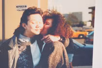 Chia sẻ xúc động của vợ nghệ sĩ Chí Tài trong sổ tang