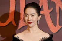 Lưu Diệc Phi ngày càng lộ cằm nọng, thân hình mũm mĩm 