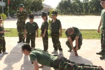 Trần Bờm lên chức chỉ huy, phạt bố Trần Lực “hít đất” 