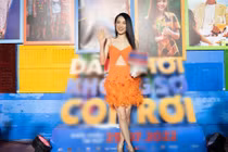 Nhã Phương tăng cân xinh hẳn, mặc hở không còn giống bộ xương