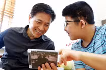 Diễn viên Quốc Tuấn lo lắng khi con trai chưa thể phẫu thuật