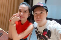 Vợ doanh nhân xinh đẹp nóng bỏng của ca sĩ Lê Hiếu