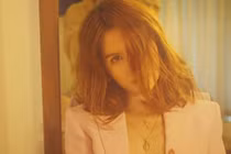 Ngọc Trinh tung ảnh khoe vòng 1 “bốc hơi” không nội y