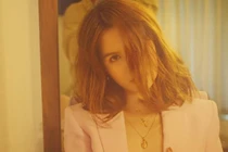 Ngọc Trinh tung ảnh khoe vòng 1 “bốc hơi” không nội y