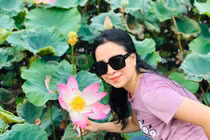 Vợ ca sĩ Trọng Tấn vừa giỏi giang lại xinh đẹp, trẻ trung "phát hờn"