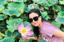 Vợ ca sĩ Trọng Tấn vừa giỏi giang lại xinh đẹp, trẻ trung "phát hờn"