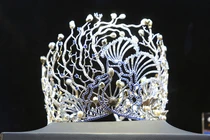 Chiếc vương miện 3,2 tỷ của Hoa hậu Đại dương sẽ về tay ai?