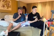 Đàm Vĩnh Hưng kiện đại gia Mỹ đòi bồi thường vụ bị tai nạn 