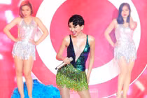 Tóc Tiên chán nản, muốn dừng The Remix 2015?