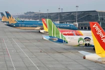 Kỳ nghỉ 30/4-1/5, giá vé máy bay "căng như dây đàn"