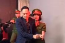 Thực hư ảnh Duy Mạnh vướng vòng lao lý, bị lực lượng chức năng dẫn giải