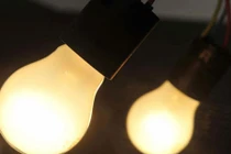 Lâm Đồng: Bị can nuốt bóng điện để tự sát 