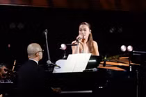 Chồng thân thiết với Hồ Ngọc Hà, vì sao vợ Đức Trí không ghen?