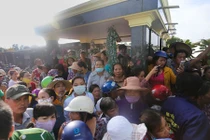 Thành Lộc bức xúc với đám đông gây rối ở đám tang Thanh Tòng