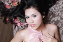 Hoàng My làm MC chung kết Siêu mẫu VN 2013