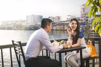 Công Vinh, Thuỷ Tiên ghi hình cho kênh truyền hình thế giới