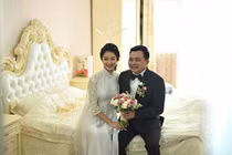 Hoa hậu Thu Ngân rạng rỡ trong đám hỏi với chồng đại gia