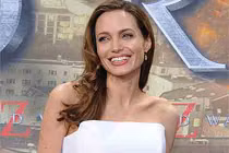 Hình ảnh gầy thảm hại, đáng thương của Angelina Jolie