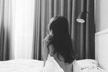 Vừa rời "Bạn muốn hẹn hò", Nam Thư đăng ảnh bán nude gây sốc