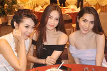 Trong showbiz, liệu còn mỹ nhân nào chưa quay lưng với Hồ Ngọc Hà?