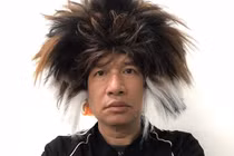 Nghệ sĩ Quang Thắng gây cười với phong cách độc lạ