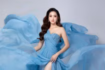 Lương Thùy Linh diện váy gợi cảm khoe đôi chân cực phẩm dài 1m22 