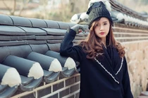 Hot girl Midu nổi bật ở phim trường Hàn Quốc