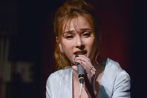 Thu Thuỷ xuất hiện bơ phờ sau scandal để chồng mới "bạo hành" con trai