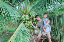 Nhìn là mê hình ảnh Lý Hải - Minh Hà đưa con về quê