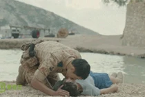 Song Joong Ki liên tiếp khóa môi Song Hye Kyo