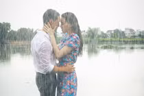 Hồ Ngọc Hà hẹn hò với Kim Lý trước khi ra MV mới?