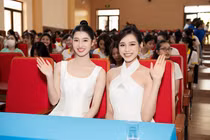 Đỗ Thị Hà - Phương Nhi đọ nhan sắc “một chín một mười“